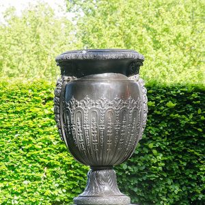 641715217-Fagus-beech-hedge-privacy-estate-country-formal-park-iron-urn-sculpture