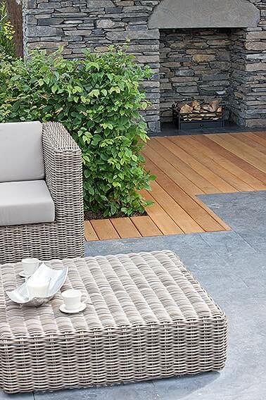 N1003541_140-Carpinus-hornbeam-urban-formal-suburban-garden-patio-outdoor-seating-hedge-design