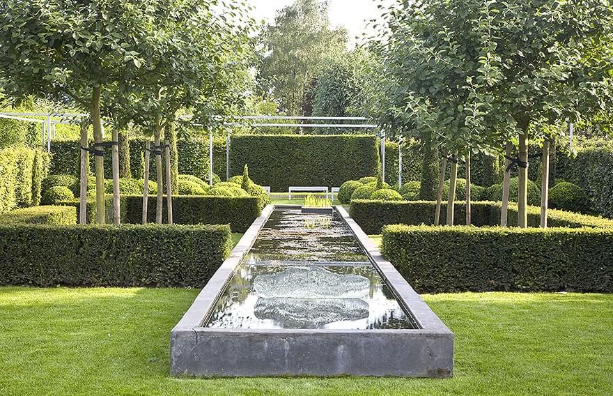 21321-Taxus-hicksii-yew-hedge-border-pond-water-formal-garden-estate-modern-contemporary-landscape