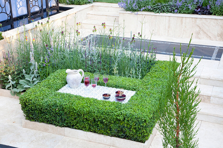37058-Buxus-boxwood-hedge-modern-estate-garden-outdoor-living-natural-flower-bed